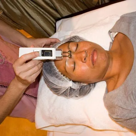 Castle View 公寓 *