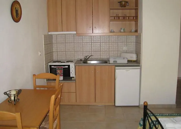 Castle View * Parálion Ástros