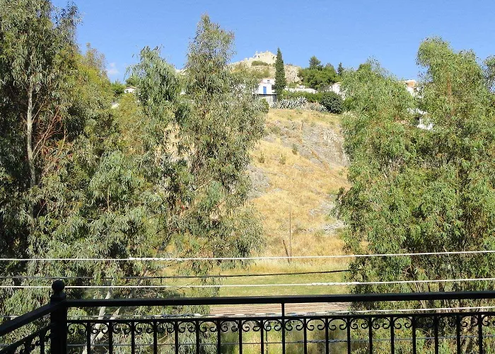 Castle View Parálion Ástros